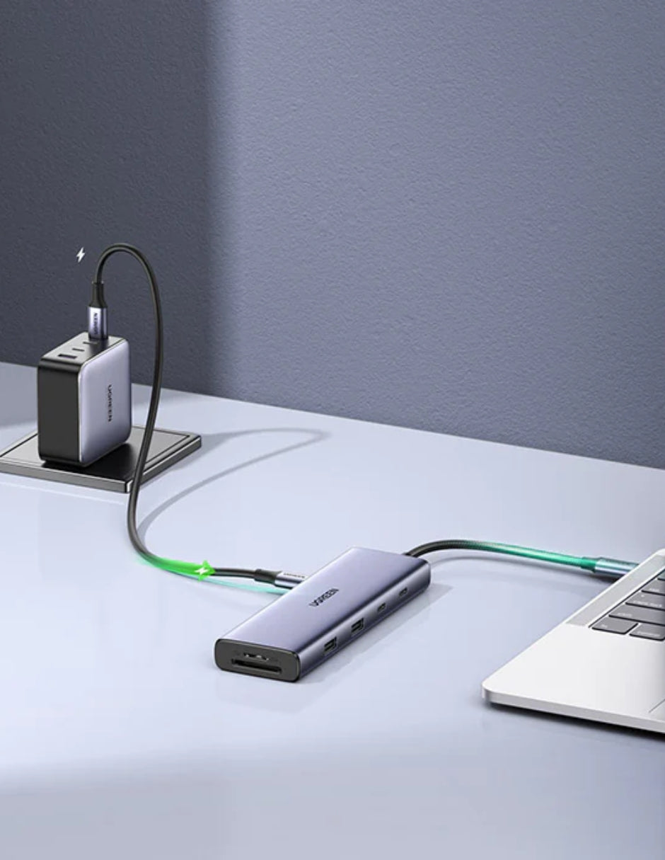 HUB 9 en 1 UGREEN 2 USB-A, 3 USB-C, 1 HDMI 4K/60hz, SD/TFT y Ethernet