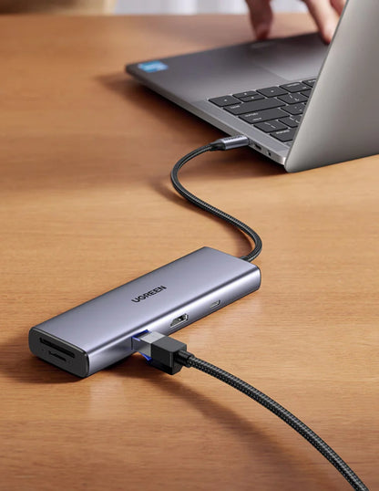 HUB 9 en 1 UGREEN 2 USB-A, 3 USB-C, 1 HDMI 4K/60hz, SD/TFT y Ethernet